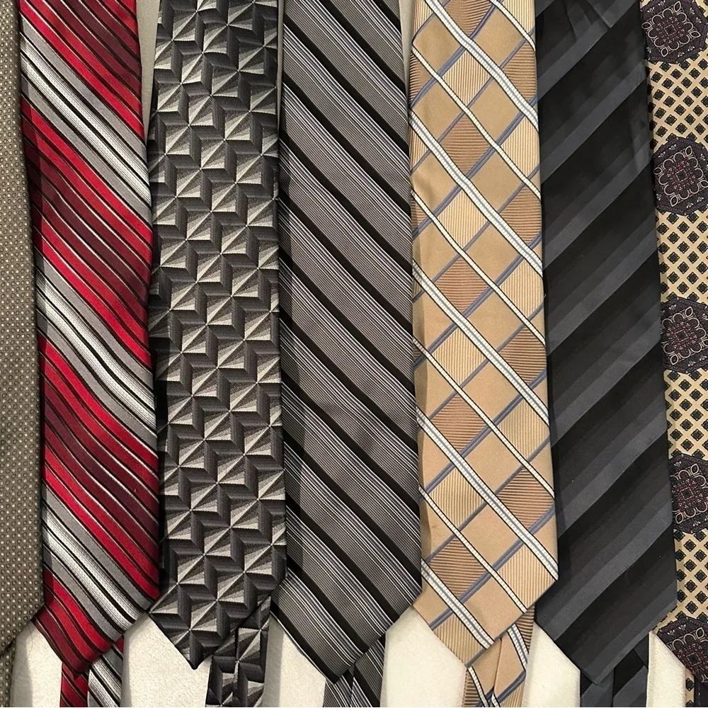 Mixed Lot of 12 Men’s Neck Ties Dept store brands Reaction, Van Heusen, Apt 9,